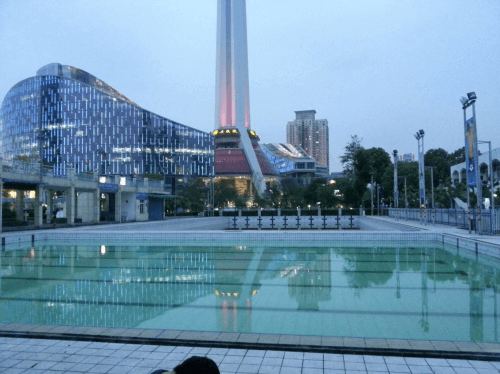 华星路泳池采用广州千叶泳池设备